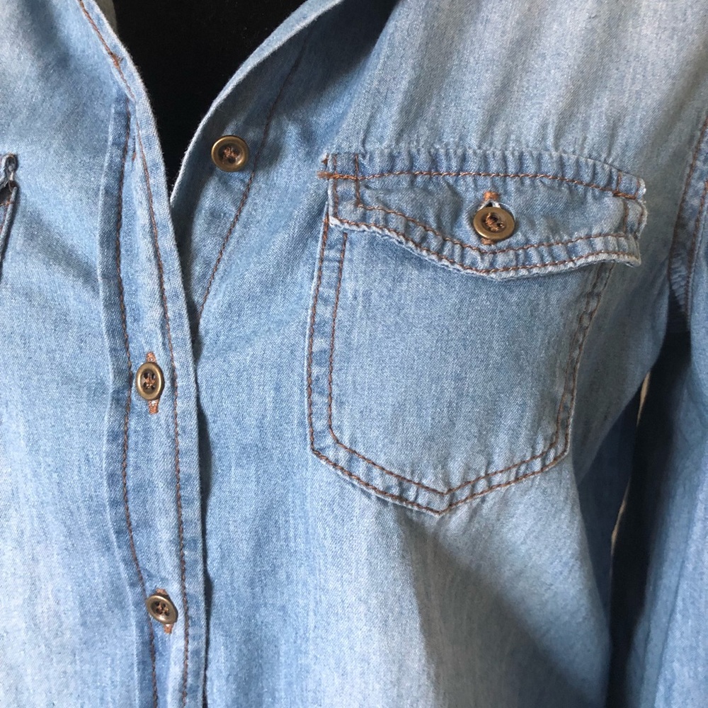 Chambray Button Up - Picture 4 of 6